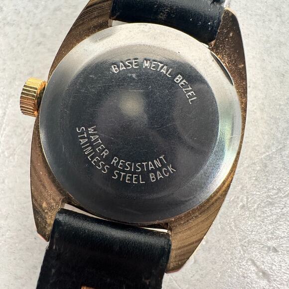 VTG Timex Watch Womens 25mm Manual Wind Date Gold Tone Black Band Working - Picture 9 of 13